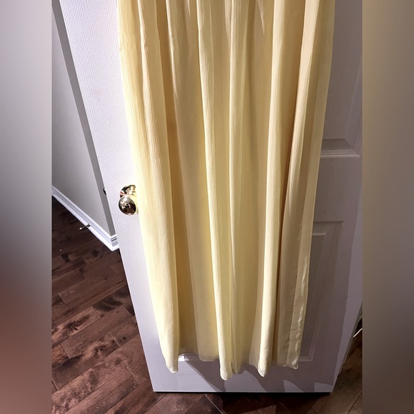 YELLOW PROM DRESS - size 6 - Picture 4 of 8